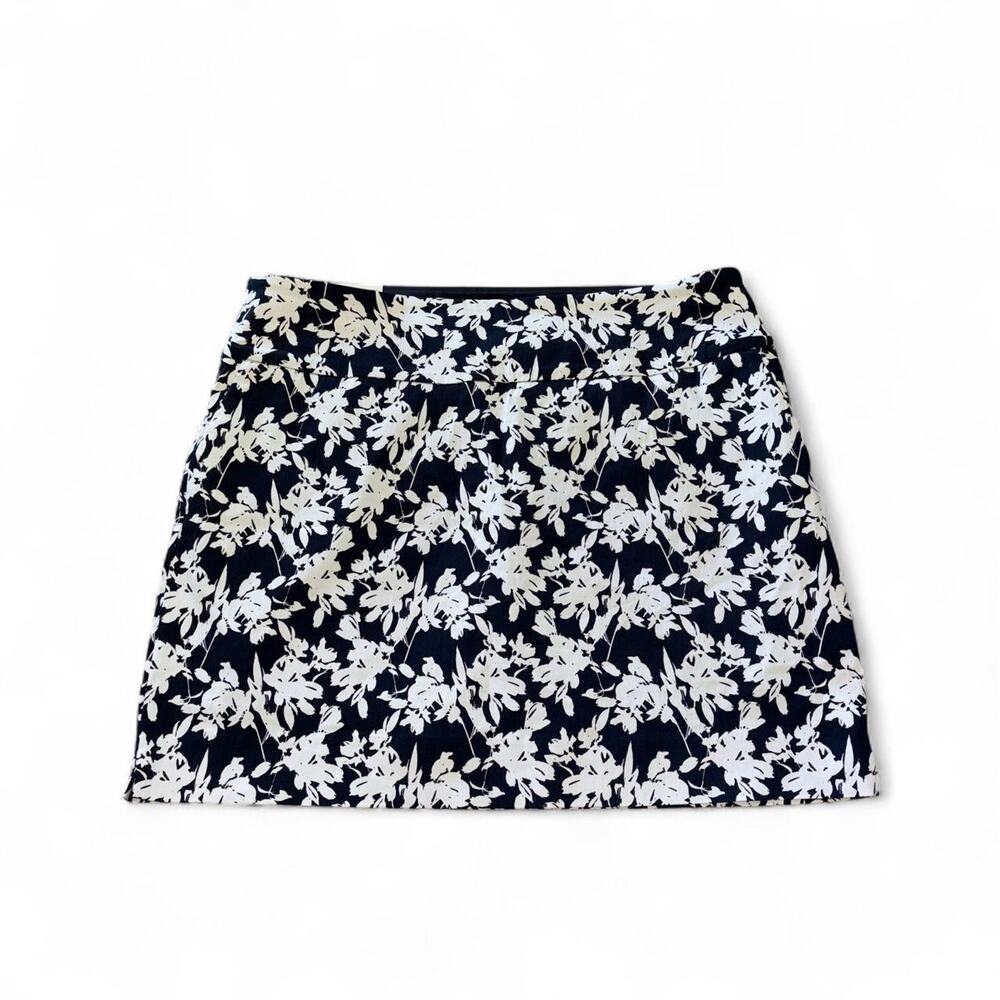 Up! Size XL skort new white and navy size XL